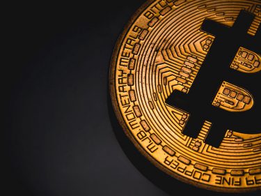 Bitcoin renova máxima em R$73 mil. Isso é o que você deveria saber sobre o mercado hoje