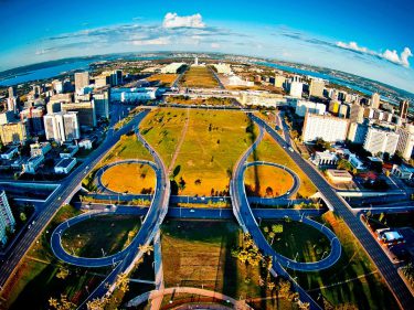 Moradores de Brasília são em média 54 vezes mais ricos que em Macapá, e 2 vezes mais ricos que paulistanos.