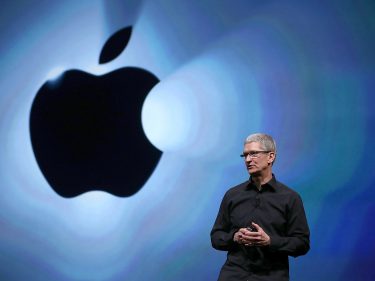 <strong>CEO da Apple reduz seu salário para apenas US$49 milhões por ano</strong>