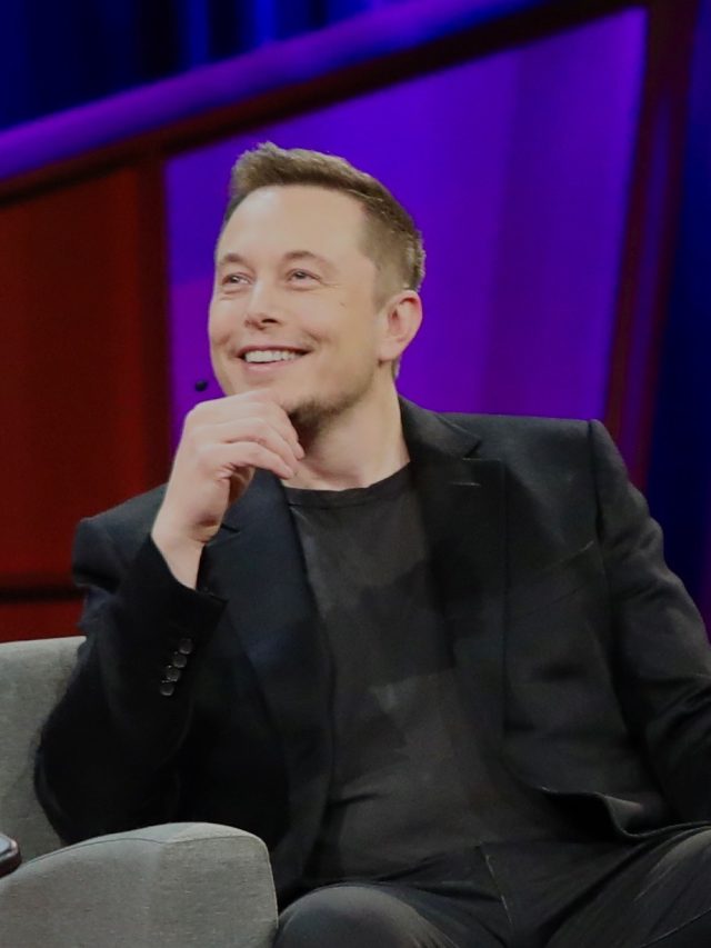 Elon Musk perdeu $4832 dólares por segundo em 2022