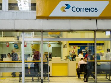 Governo autoriza privatização dos Correios após década de prejuízos