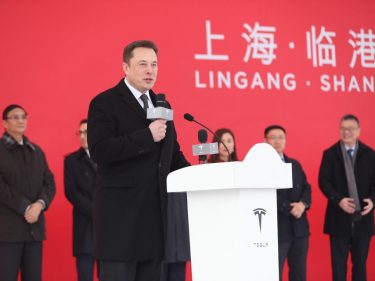 Musk perde $60 bilhões no ano em meio a problemas com a China