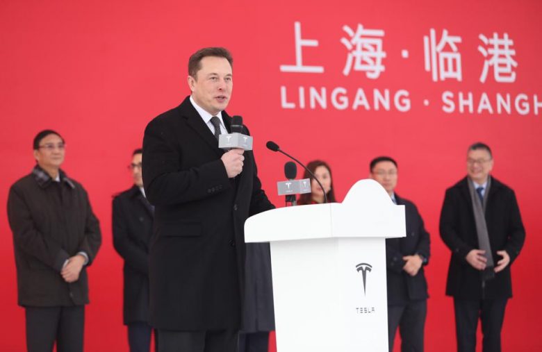 Elon Musk discusando na China