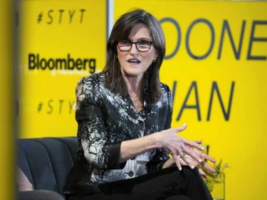 “Bitcoin vai atingir US$500.000”, diz CEO da Ark Invest Cathie Wood