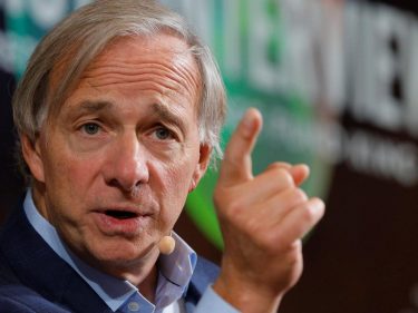 Ray Dalio diz que prefere ter bitcoins do que títulos