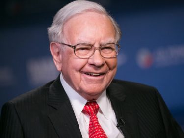 Warren Buffett investe US$500 milhões no Nubank, que começa a entrar no mercado de bitcoin