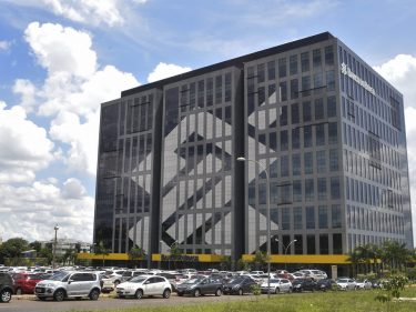 Banco do Brasil (BBAS3) lança serviços de pagamento exclusivos via WhatsApp; veja como funciona
