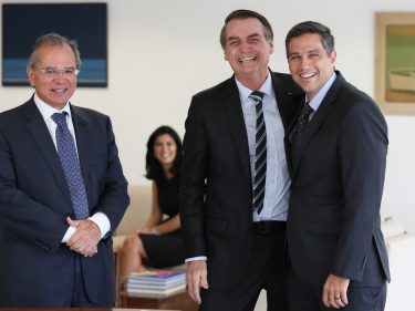 Brasil derrete em meio à ausência de agenda fiscal do Executivo com o BC