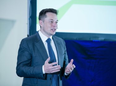 Isso é o quanto de grana Elon Musk tem “debaixo do colchão”