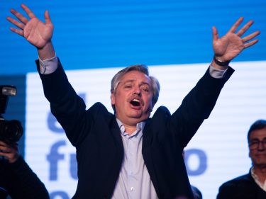 Com 4 em cada 10 habitantes na pobreza, Argentina se encaminha para o 11° calote