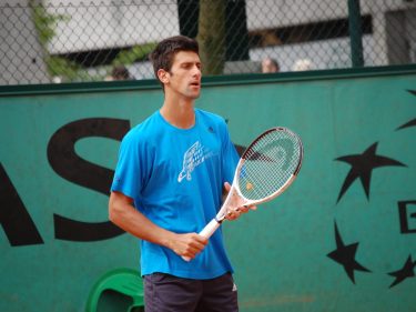 Djokovic comprou 80% de empresa dinamarquesa que desenvolve tratamento para Covid-19