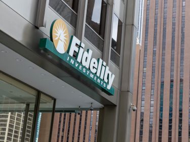 Gestora de $4,2 trilhões vai vender Bitcoin e preço reage timidamente com alta de 4%