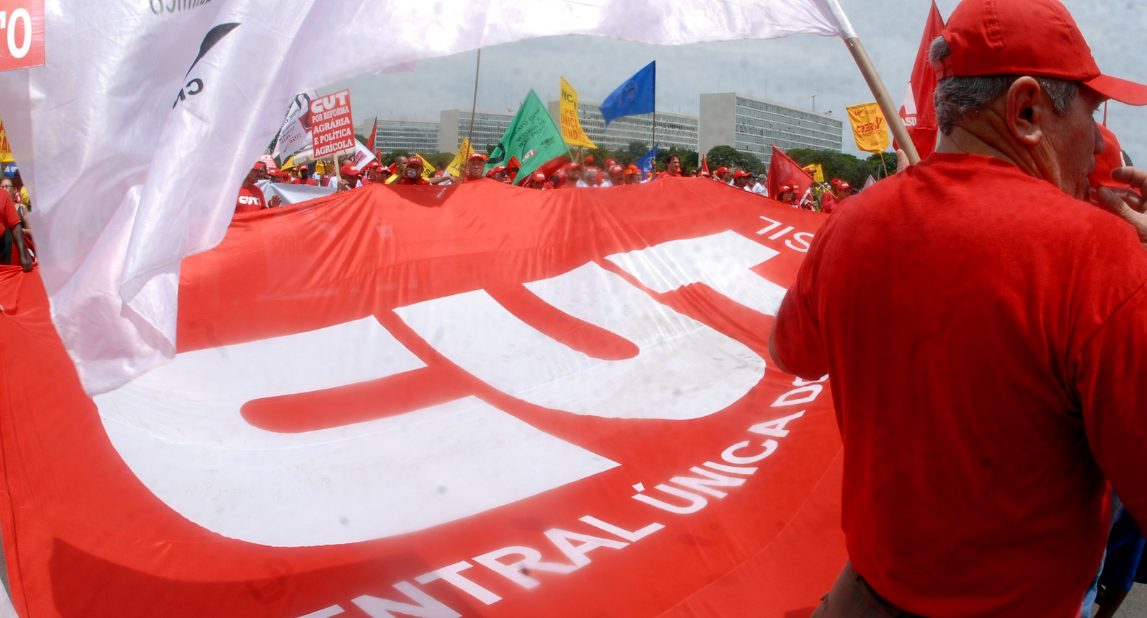5 anos após o fim do imposto sindical, sindicatos agora arrecadam 98% menos