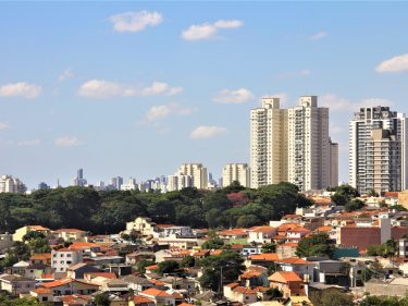 Renda do trabalhador no Brasil caiu 10% desde o começo da pandemia
