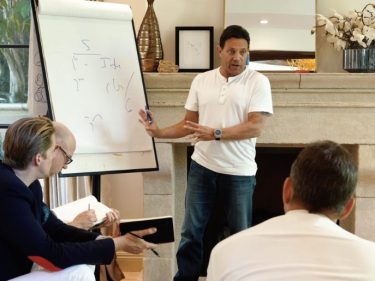 Ex-presidiário mais famoso de Wall Street cobra $40 mil por 2 dias de workshop