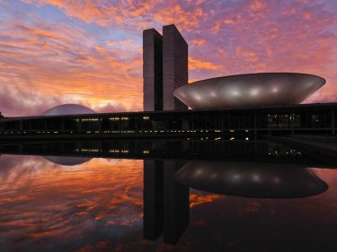 Regulação de criptoativos volta ao Congresso nesta terça-feira