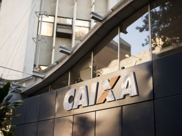 Caixa Econômica Federal e Banco do Brasil trocam valores por Drex