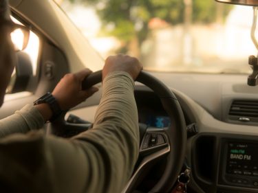 51% dos motoristas de Uber possuem diploma, diz Datafolha