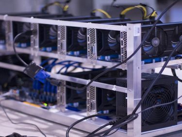 Queda do Bitcoin deixa mineradores em situação limite
