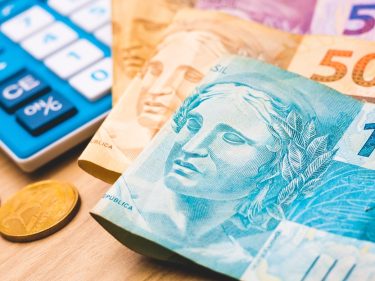 Salário do brasileiro deveria ser de R$ 6,5 mil, aponta DIEESE