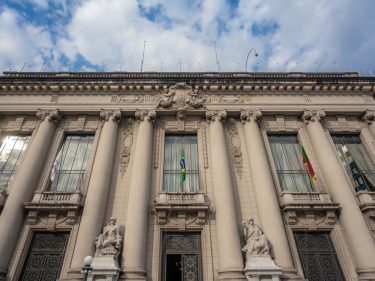 Rio Grande do Sul privatiza estatal de energia