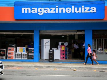 Magazine Luiza cai 10% após descoberta de “irregularidades”