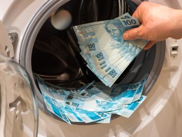 Operação mira vereador e Faraó do bitcoin por lavagem de dinheiro