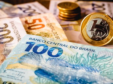 Governo começa a pagar auxílio de R$ 2 mil nesta terça (16)