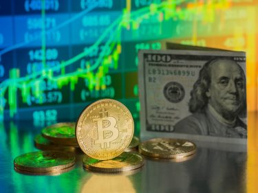 Bitcoin registra dia mais volátil desde a queda da FTX e sobe 12%