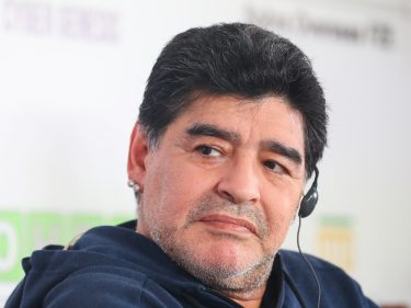 Fifa lança coleção de NFTs da Copa do Mundo com imagem do Maradona