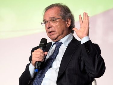 Guedes agora quer privatizar as praias