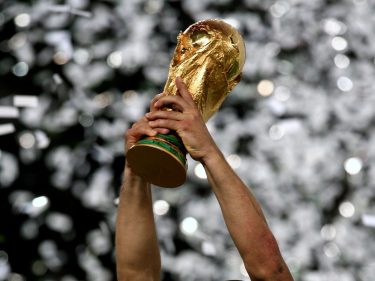 Romário lança NFT que dá passagem de graça para Copa do Mundo