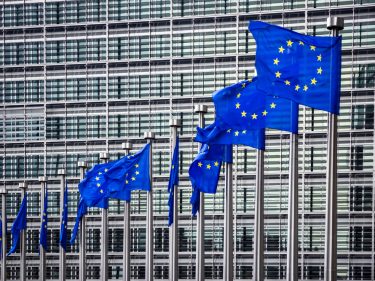União Europeia bloqueia serviços cripto para russos