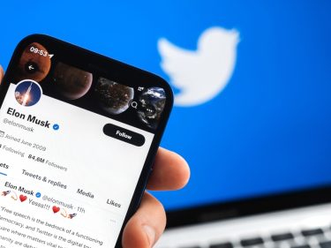 Elon Musk quer cobrar R$ 100 por mês de usuários no Twitter