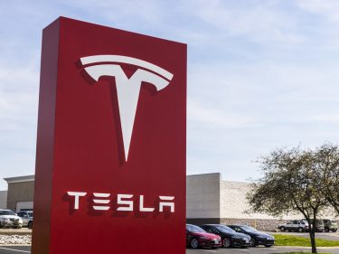 Tesla perde US$ 170 milhões após investir em bitcoin