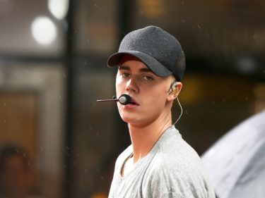 <strong>Justin Bieber vende suas músicas por R$1 bilhão</strong>