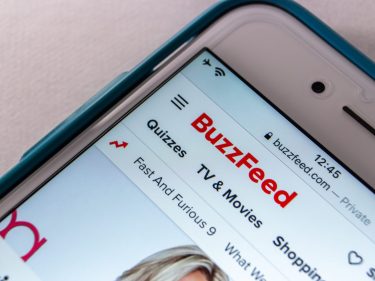 BuzzFeed sobe 157% após anunciar uso de IA para produzir conteúdo