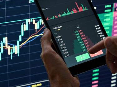 <strong>Chama na margem: investidores perdem R$1,9 bilhão apostando contra cripto</strong>