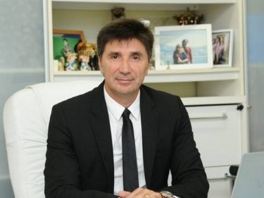 <strong>Dono de fortuna de R$3,3 bilhões, empresário brasileiro cai em pirâmide e culpa criptomoedas</strong>