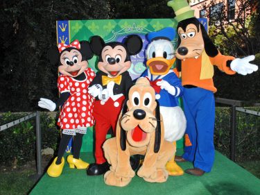 Mickey demite o Pateta e mais 7000 em layoff da Disney