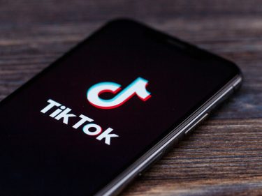 CEO do Tiktok depõe no Congresso americano e tenta evitar banimento