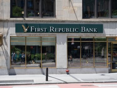 Bitcoin bate recorde de transações enquanto EUA articula resgate a banco