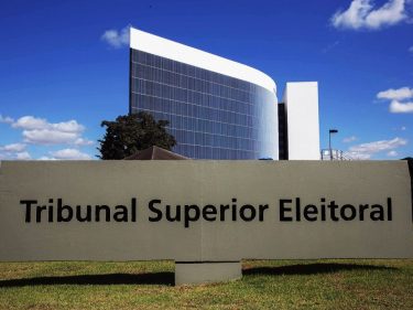 Advogado usa ChatGPT para se habilitar em processo contra Bolsonaro e termina multado