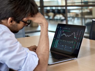 KuCoin vai demitir 30% de seus funcionários, revela jornalista