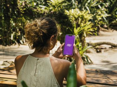 Nubank anuncia descontos, cashback e parcelamento especial durante a Black Friday