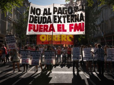 Argentina usa moeda chinesa para pagar US$2,7 bilhões ao FMI