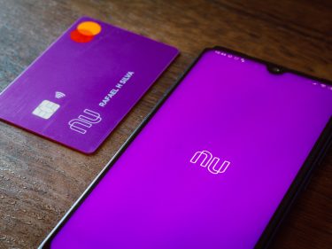 Analistas aumentam estimativa de lucro do Nubank em 400% em um ano e banco pede “Calma aos torcedores”