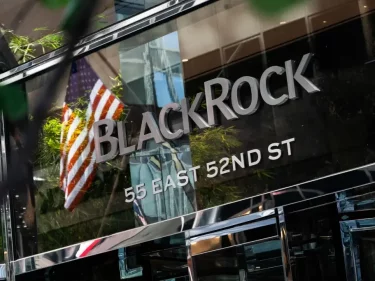 BlackRock anuncia que vai começar a comprar Bitcoin