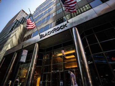BlackRock recebe US$ 100 mil para gastar com Bitcoin