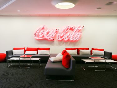 Coca-Cola revela coleção NFT ‘Masterpiece’ na Base
